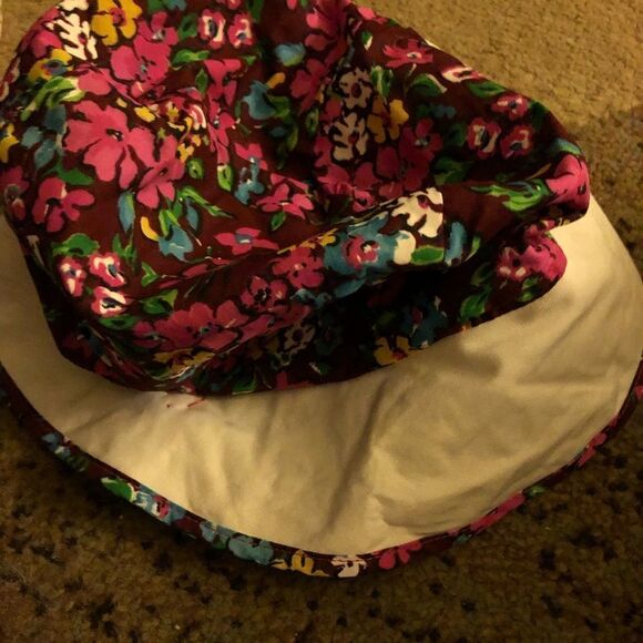 Kids hat size  3T - Picture 2 of 3